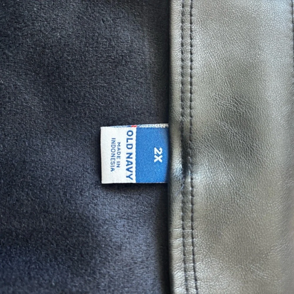 Old Navy Sleek leather Skirt - Picture 6 of 7